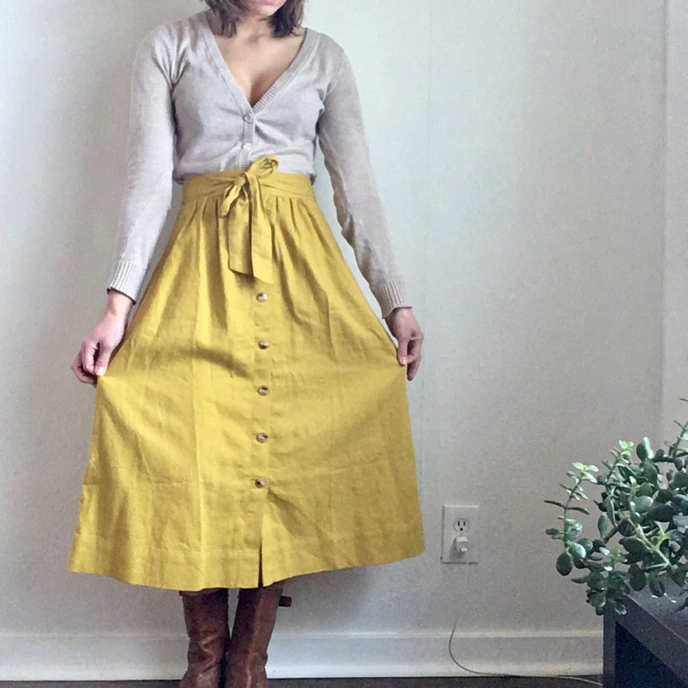 SOLD on Depop 🌿 HP!✨Madewell paperbag skirt